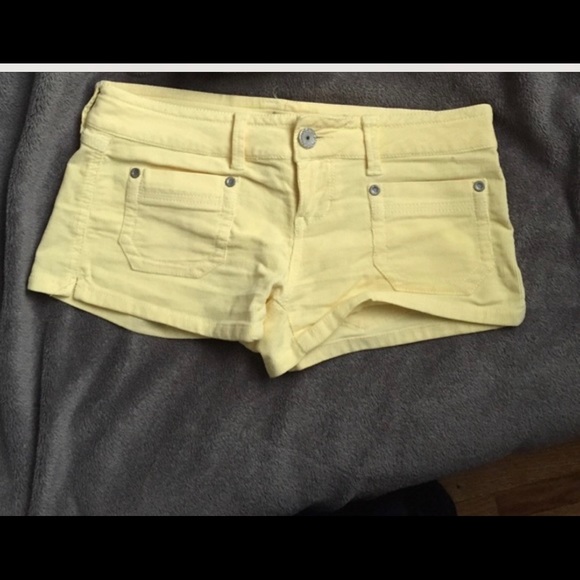 ISO Almost Famous pale yellow corduroy shorts - Picture 1 of 2